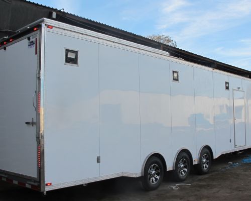 REMOLQUE CERRADO EQUIPADO GOOSENECK